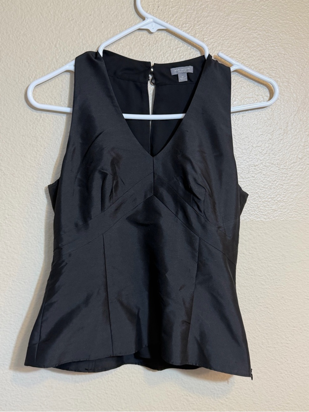 Ann Taylor Petites 100% Silk Black V-Neck Tailored Peplum Tank Top 0P Blouse